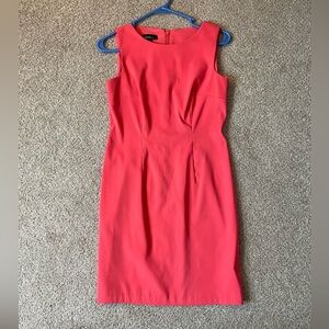 Elegant Pink Sleeveless Dress